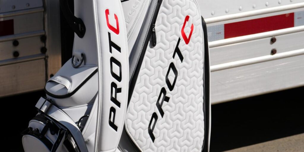 Marcy Kamoda, CEO of PROTOCONCEPT GOLF, said, “We are excited about the new Vessel x PROTOCONCEPT Golf Bag Collection, which combines our tour style and Japanese heritage with a modern design. We appreciate Vessel’s partnership in creating a collection that reflects our brand.”