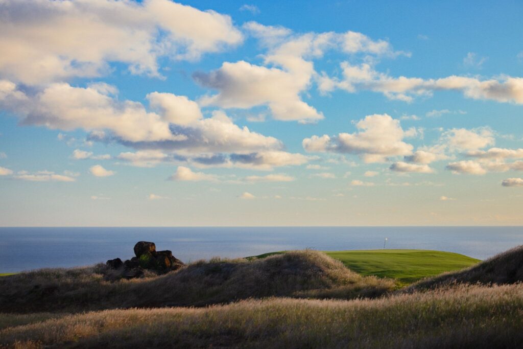 La Réserve Golf Links Earns Important Place Among World’s Most Beautiful Courses in Inaugural X Factor Ranking Highlighting the course’s breathtaking design, Chris Bertram, Top 100 Courses and Resorts Editor at Golf World, described La Réserve Golf Links as a: “Split-level hillside course where the holes on the top tier offer a succession of varied scenes – elevated tees and infinity greens – with the Indian Ocean background the common theme.”