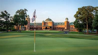 Medinah Has the Stage, Even in Late September No course can manufacture drama. But Medinah has seen enough of it to make you believe that, if the matches become tight late Sunday afternoon, anything is possible.