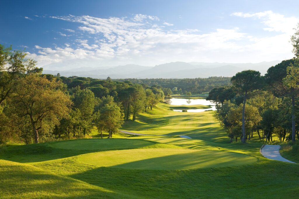 Catalonia Joins Elevate Golf 2026 as Premium Partner Camiral Hole 13 Aidan Bradley. Arxiu Imatges del PTCBG